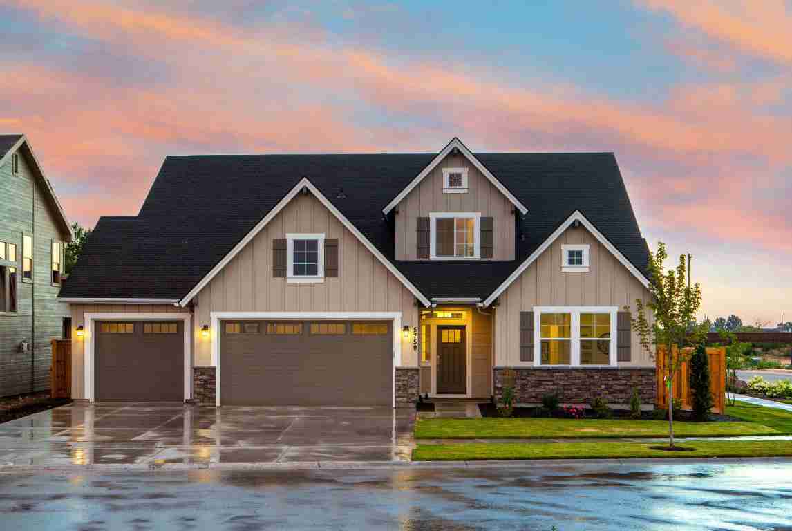 This newly painted home in Texas is a beauty