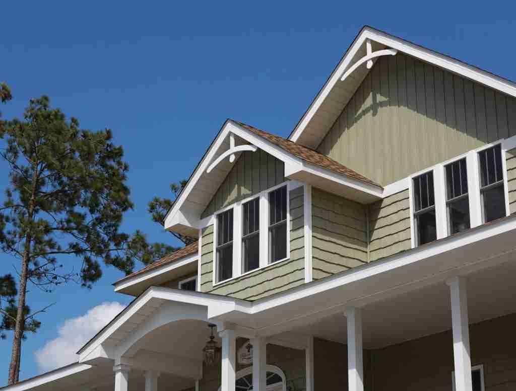 Vinyl siding makes this home look amazing